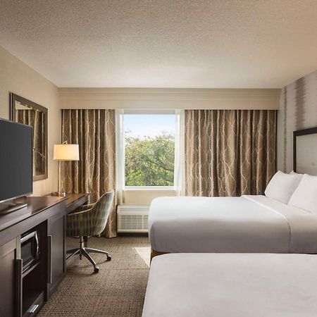 Hampton Inn Pembroke Pines Bagian luar foto