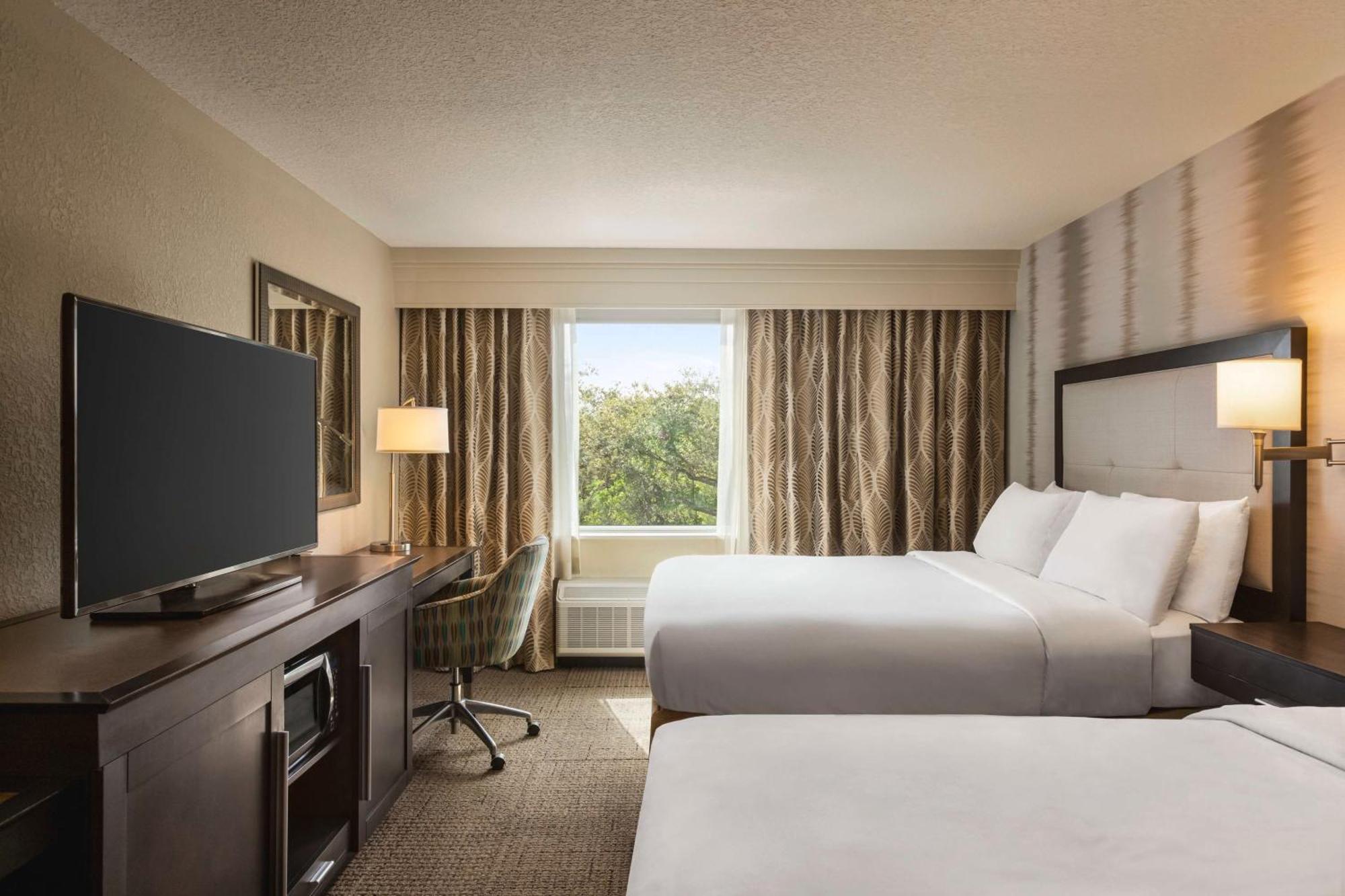 Hampton Inn Pembroke Pines Bagian luar foto