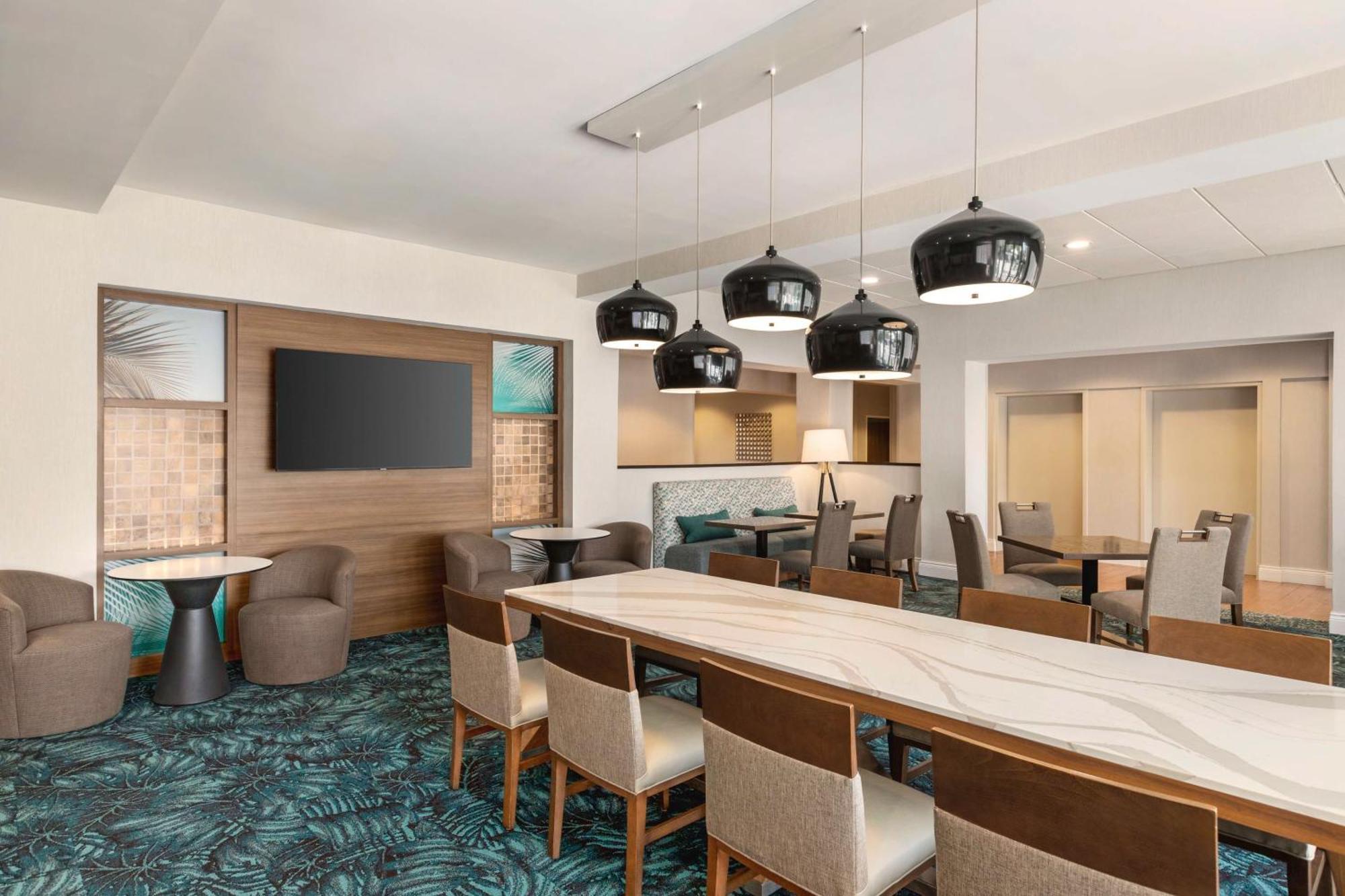 Hampton Inn Pembroke Pines Bagian luar foto