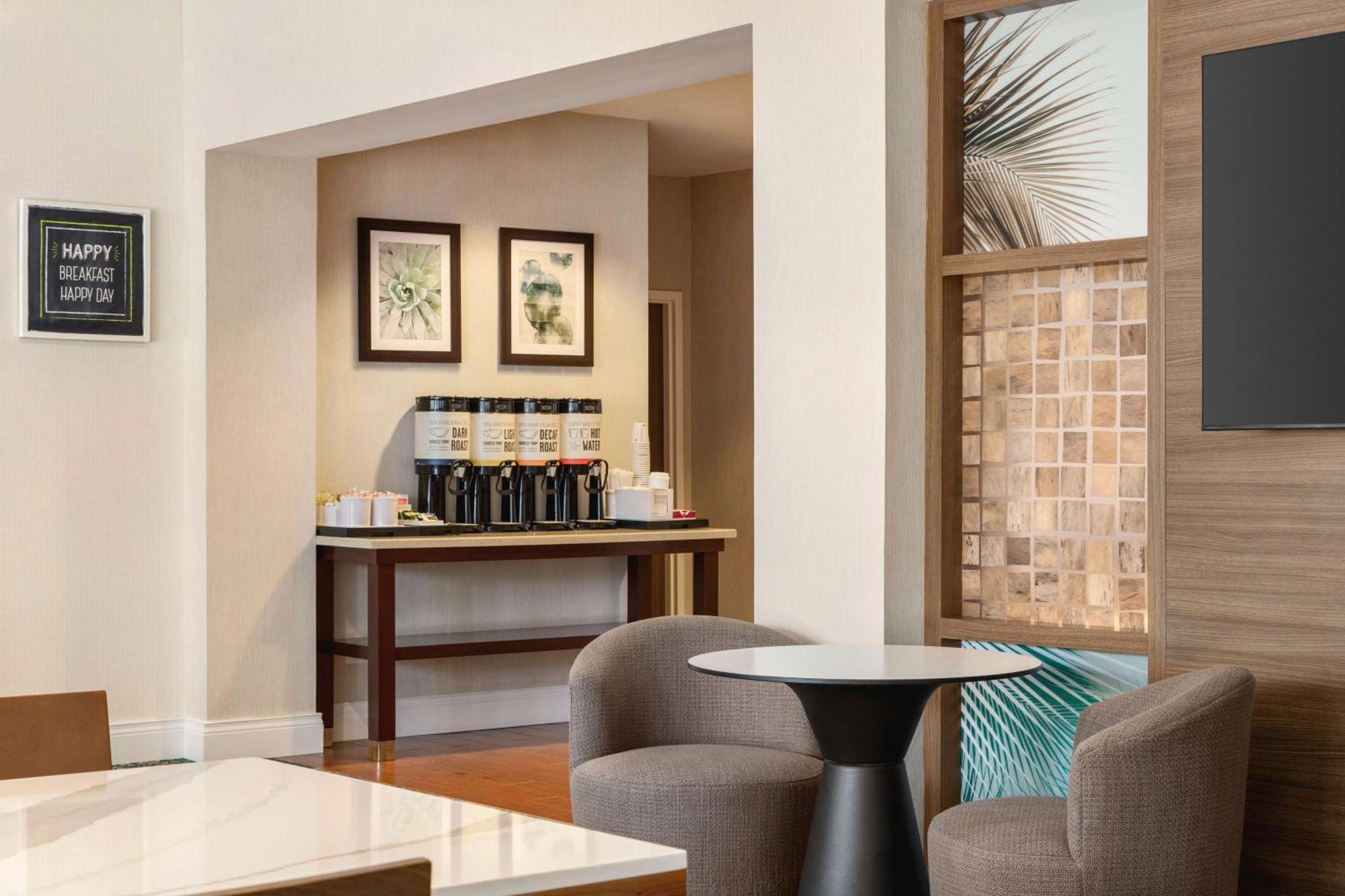 Hampton Inn Pembroke Pines Bagian luar foto