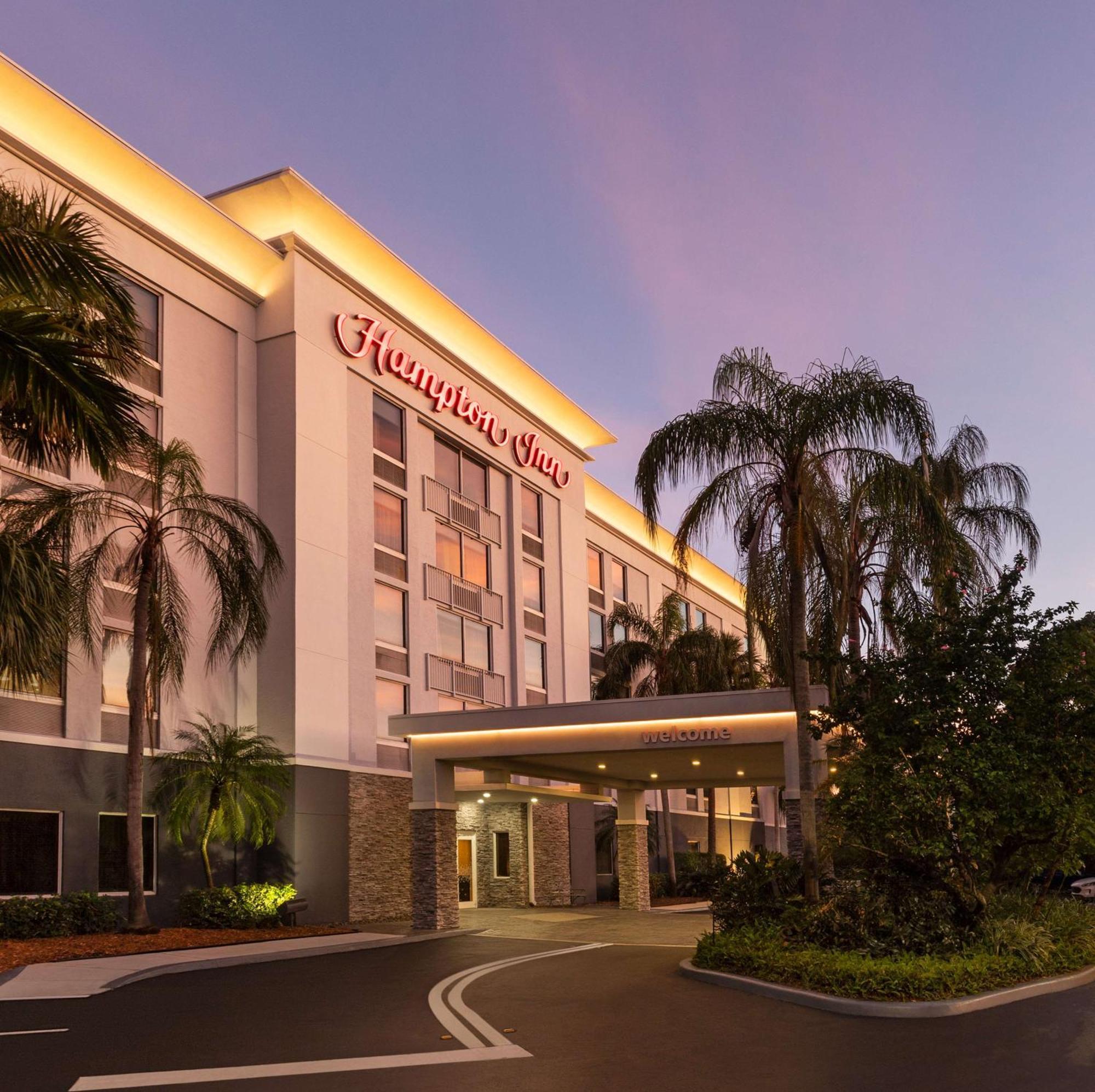 Hampton Inn Pembroke Pines Bagian luar foto