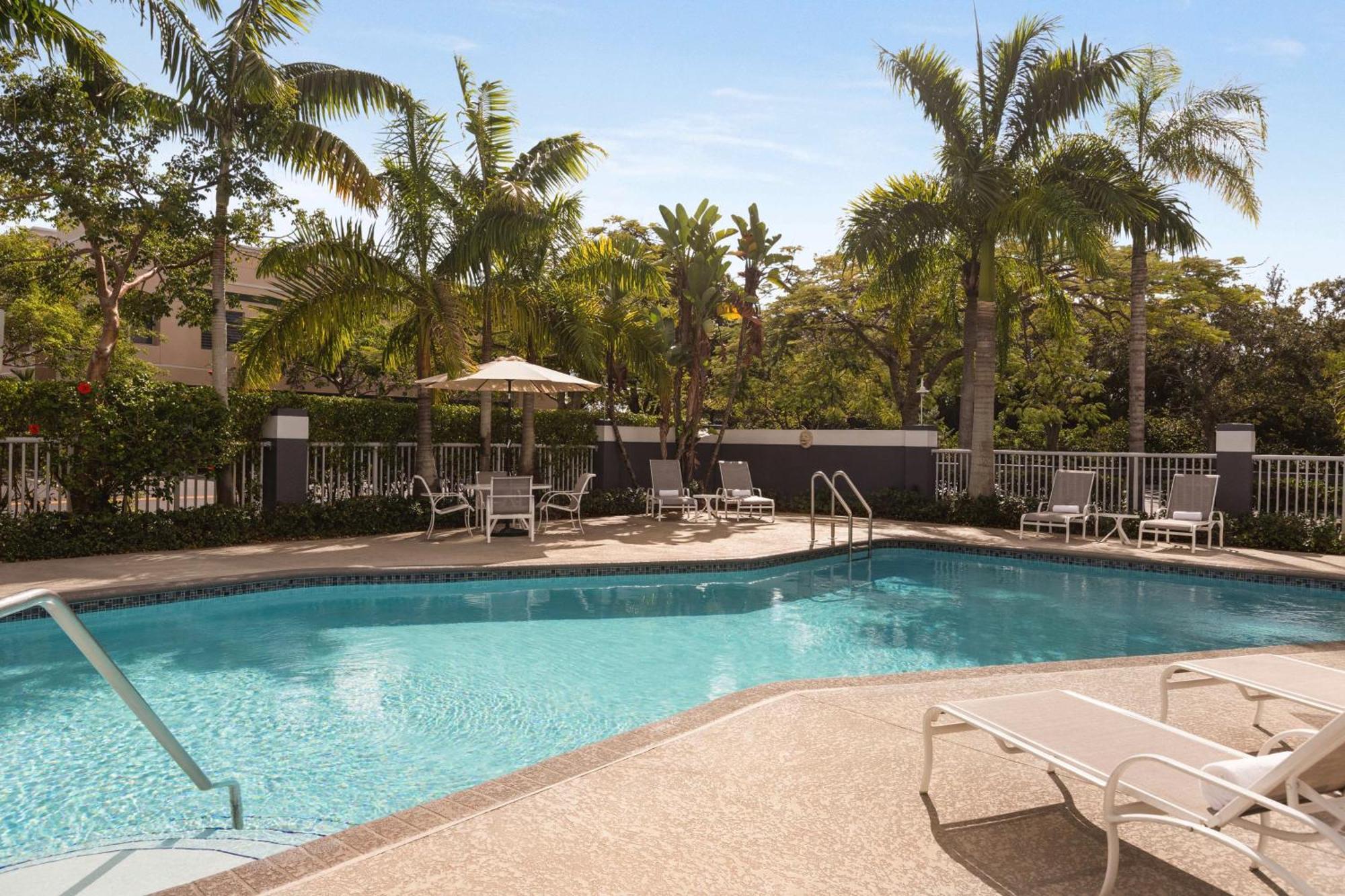 Hampton Inn Pembroke Pines Bagian luar foto