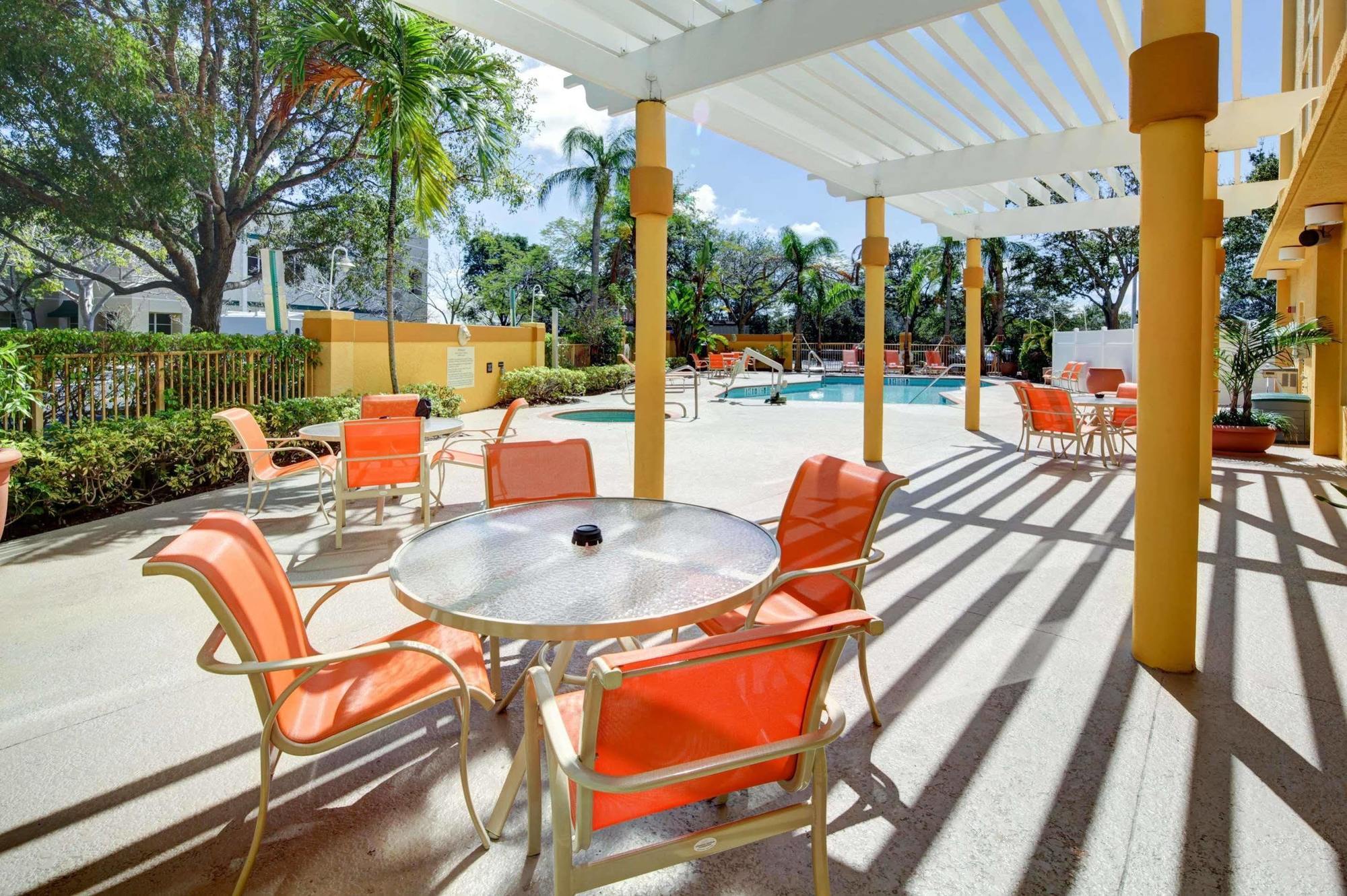Hampton Inn Pembroke Pines Bagian luar foto